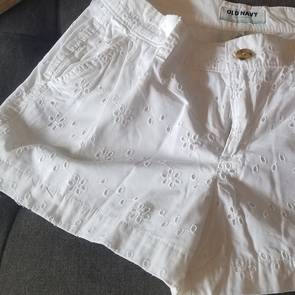Bright White Eyelet Embroidered Shorts Size 4 - Picture 14 of 14